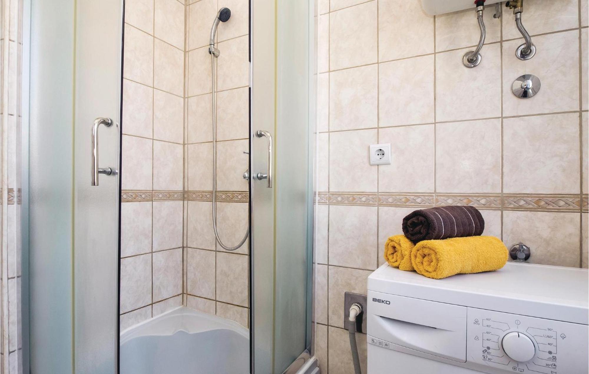 Amazing Apartment In Split With Kitchen Εξωτερικό φωτογραφία