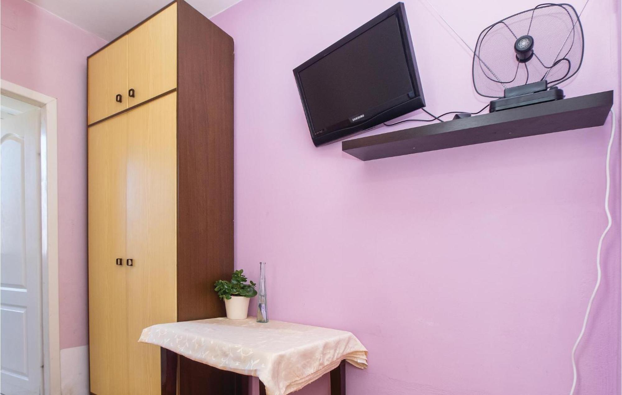 Amazing Apartment In Split With Kitchen Εξωτερικό φωτογραφία