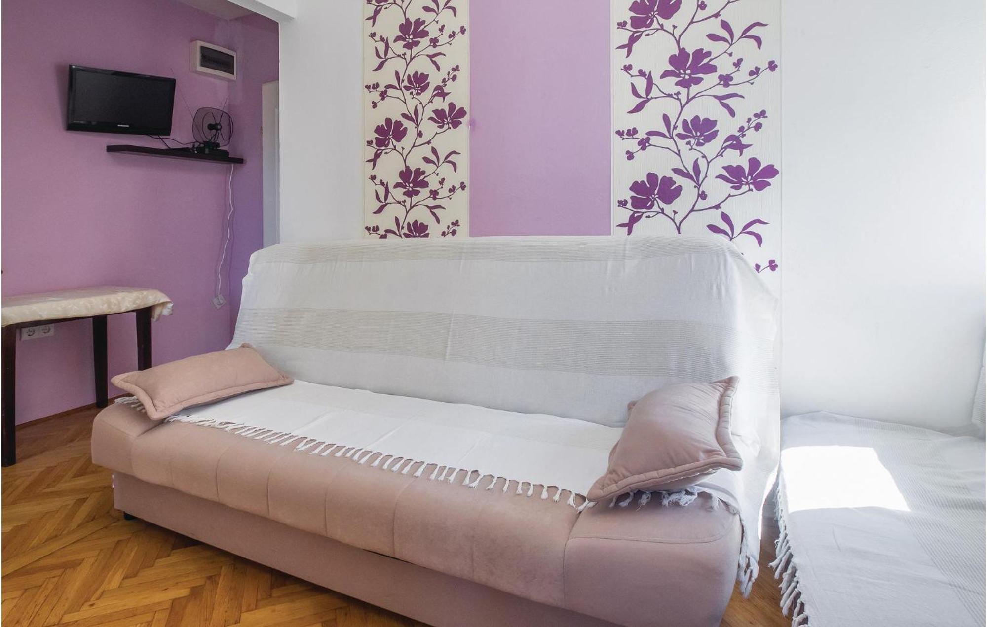Amazing Apartment In Split With Kitchen Εξωτερικό φωτογραφία